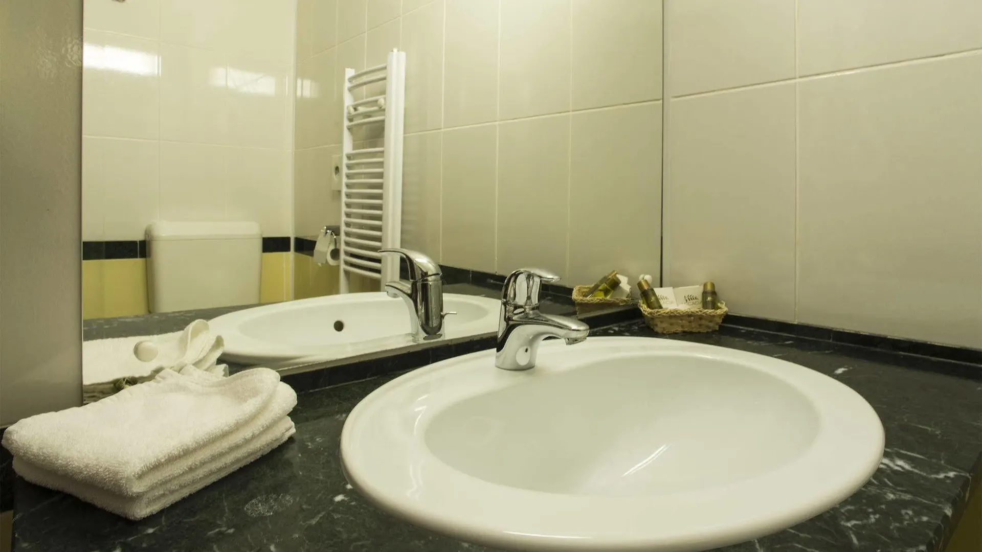 Homestay Casa Siqua Apartment Bucharest Romania